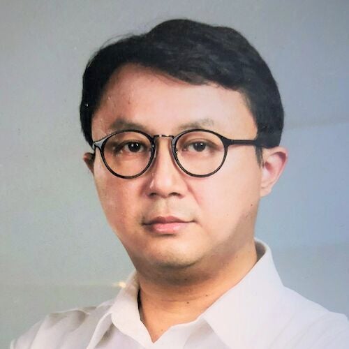 Dennis Gu Headshot